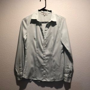 Quintessential vetted button down blouse